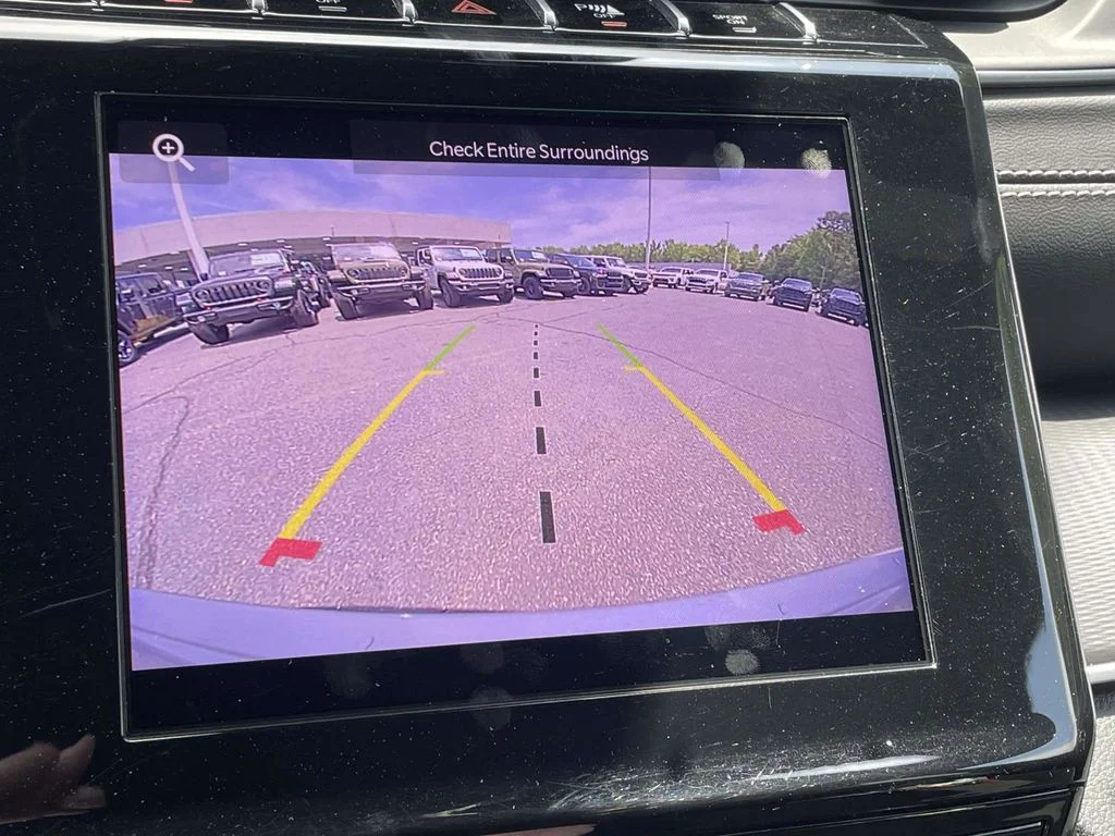 Used 2025 Silver Jeep Altitude image 36