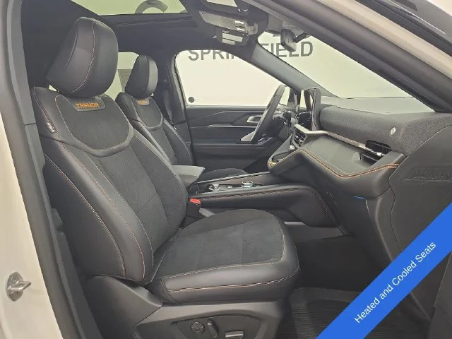 New 2026 Star White Metallic Tri-Coat Ford Tremor® image 11