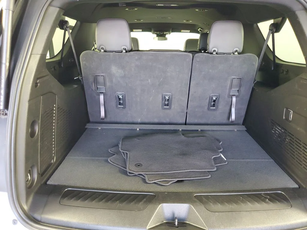 Used 2025 White Chevrolet LT image 29