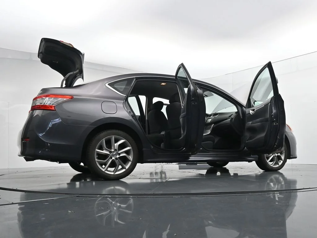 Used 2014 Gray Nissan SR image 39