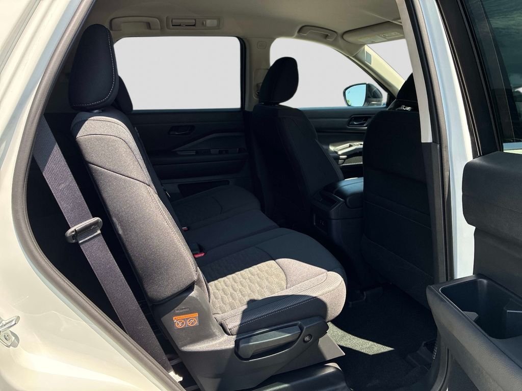 Used 2025 White Nissan S image 11