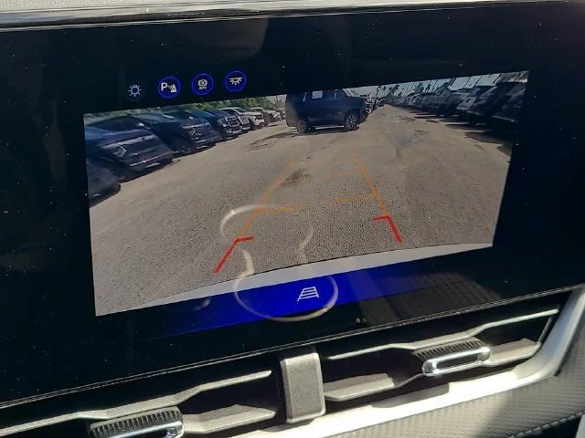 New 2027 Summit White Chevrolet LT image 30