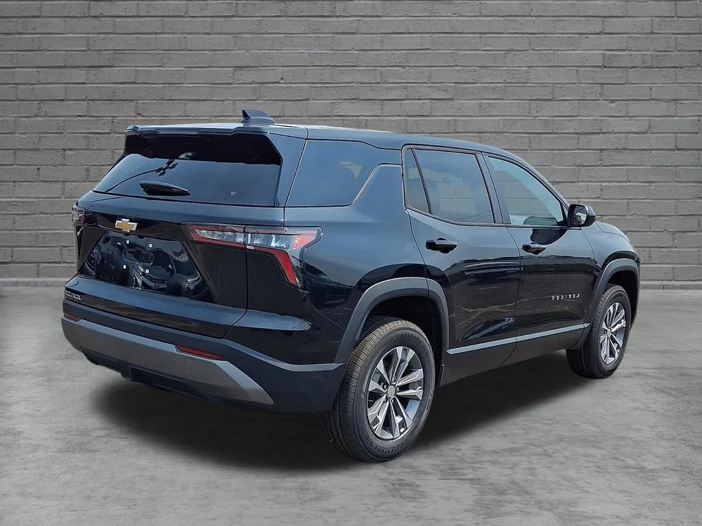 New 2027 Mosaic Black Metallic Chevrolet LT image 8