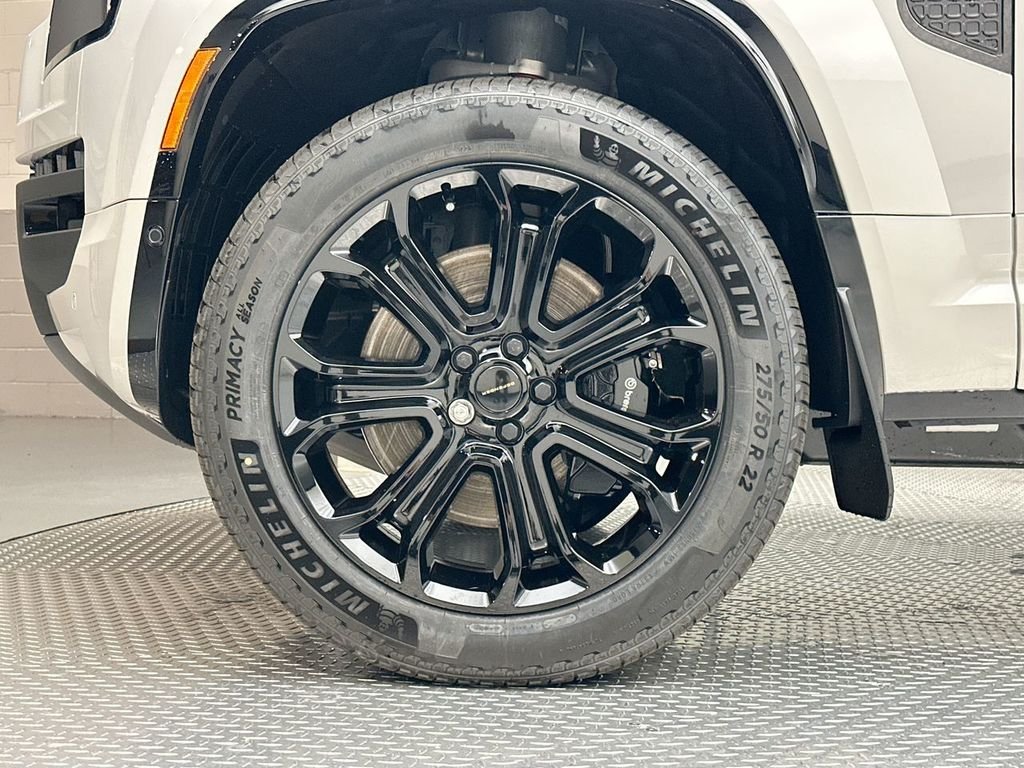 New 2026 Borasco Grey Land Rover OCTA image 5