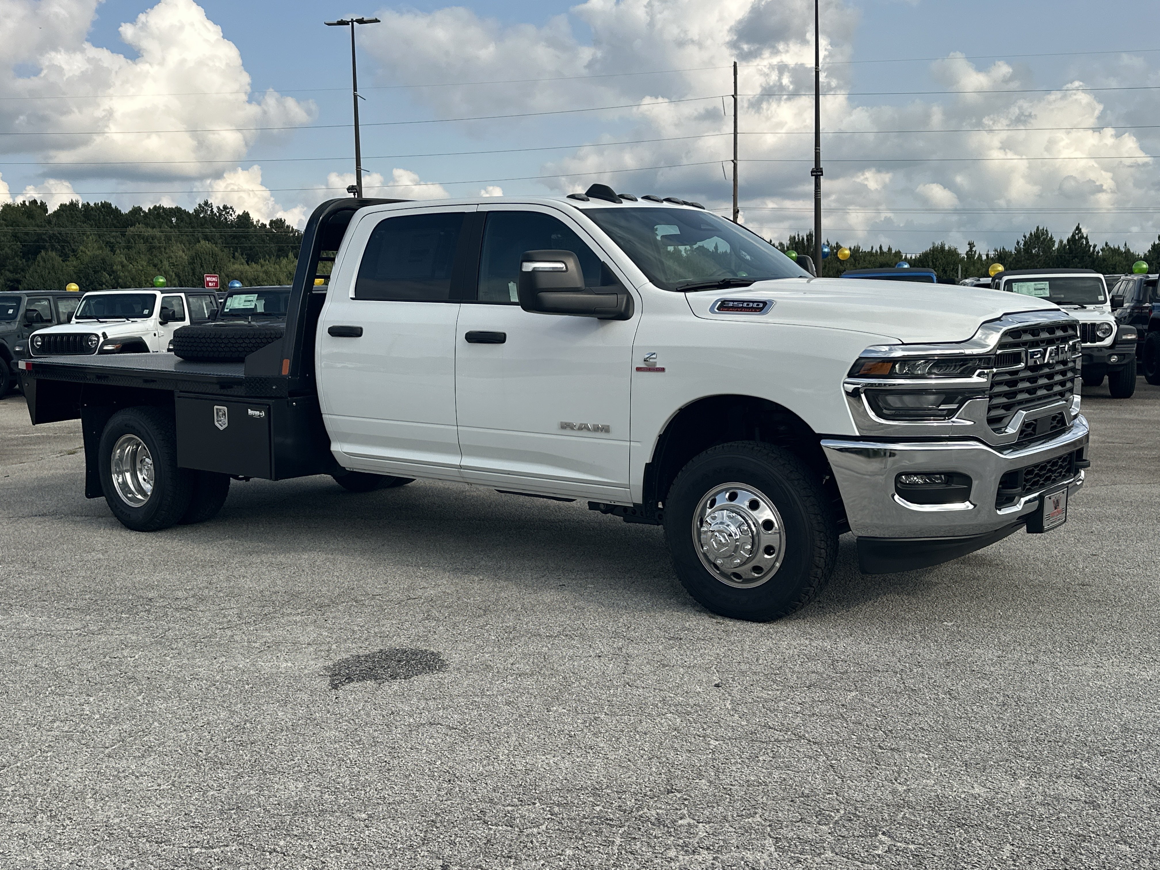 New 2026 Bright White Clear-Coat Exterior Paint RAM Big Horn image 2