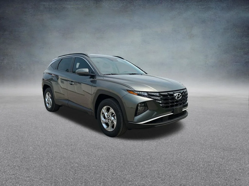 Used 2023 Amazon Gray Hyundai SEL image 7