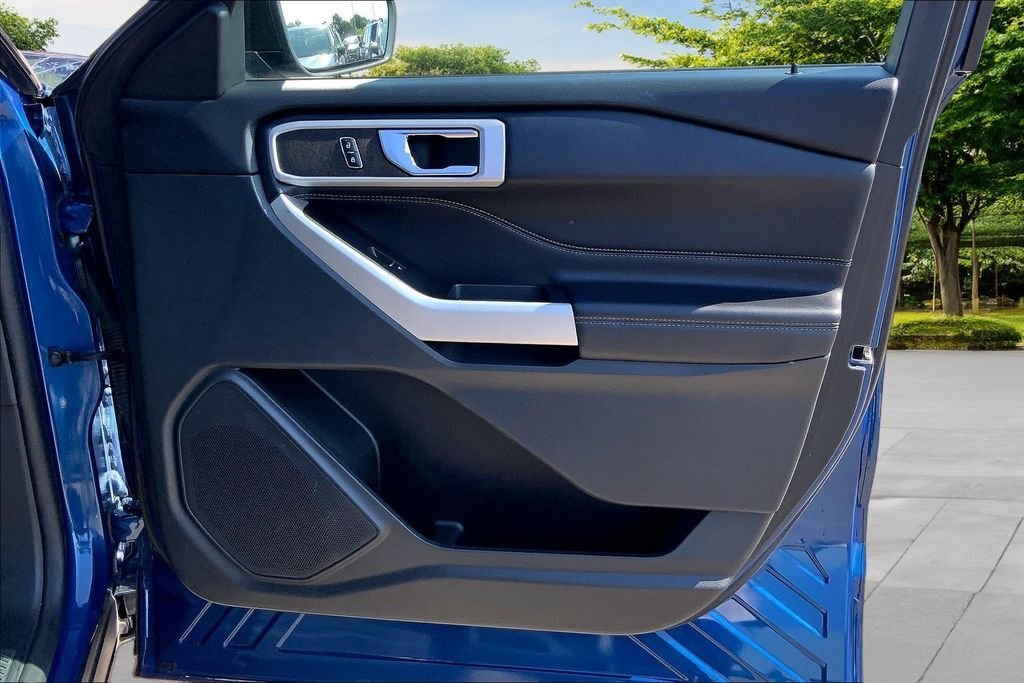 Used 2021 Blue Ford XLT image 28