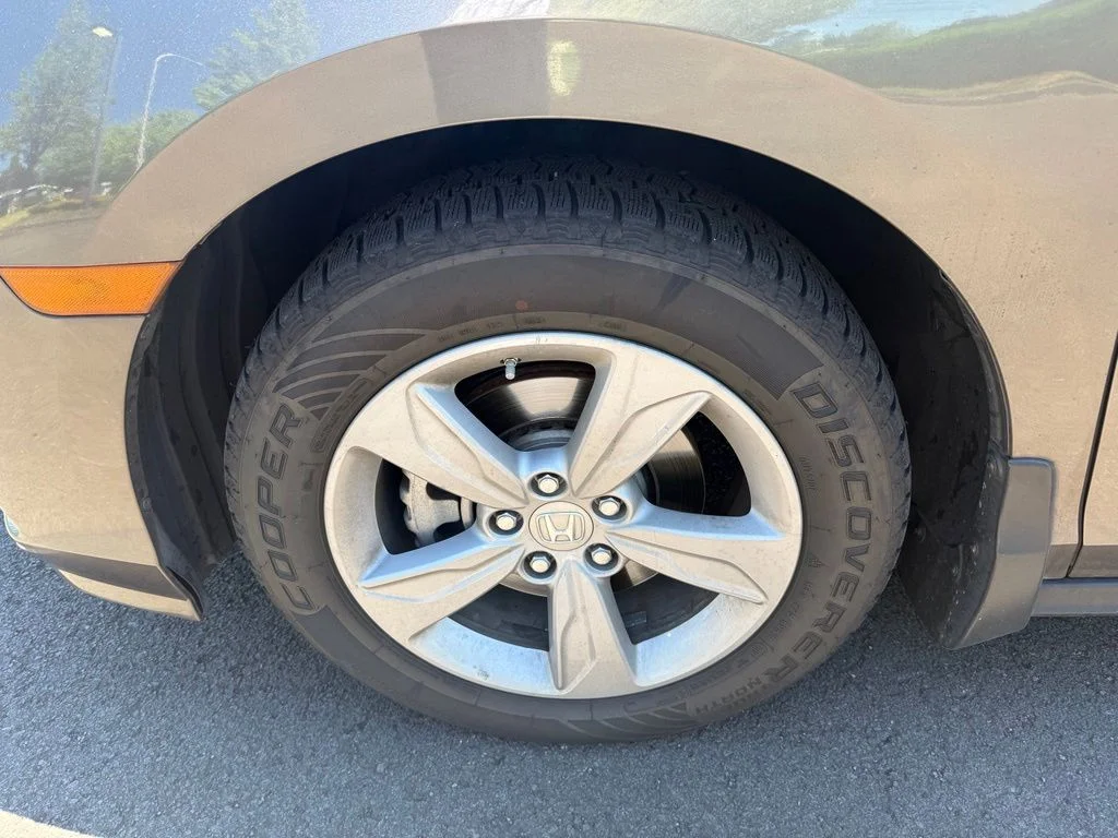 Used 2019 Pacific Pewter Metallic Honda EX-L image 26