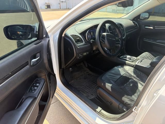 Used 2022 White Chrysler Touring L image 6