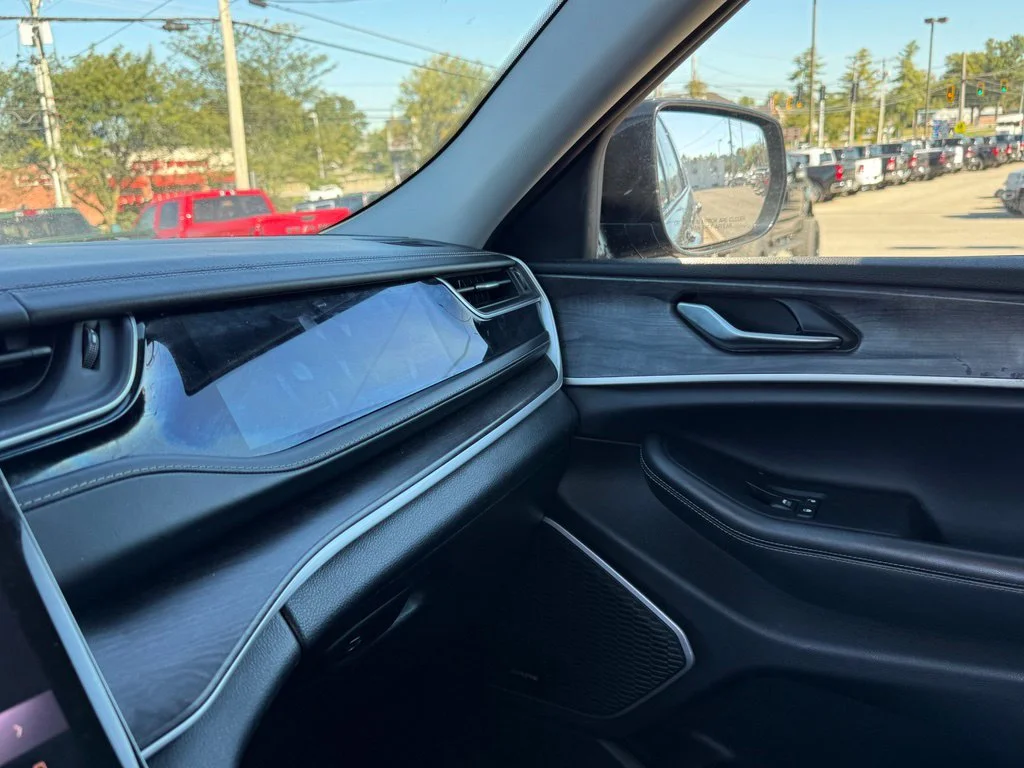 Used 2022 Black Jeep Limited image 22