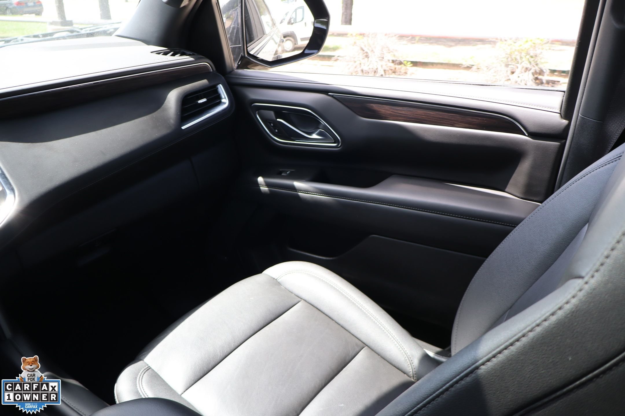 Used 2023 Black Chevrolet Z71 image 22