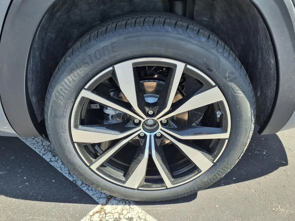 New 2026 Pure Gray Volkswagen 2.0T SEL Premium R-Line image 7