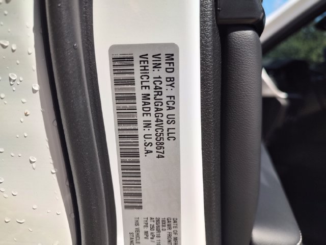 New 2027 Bright White Clear-Coat Paint Jeep Laredo X image 36