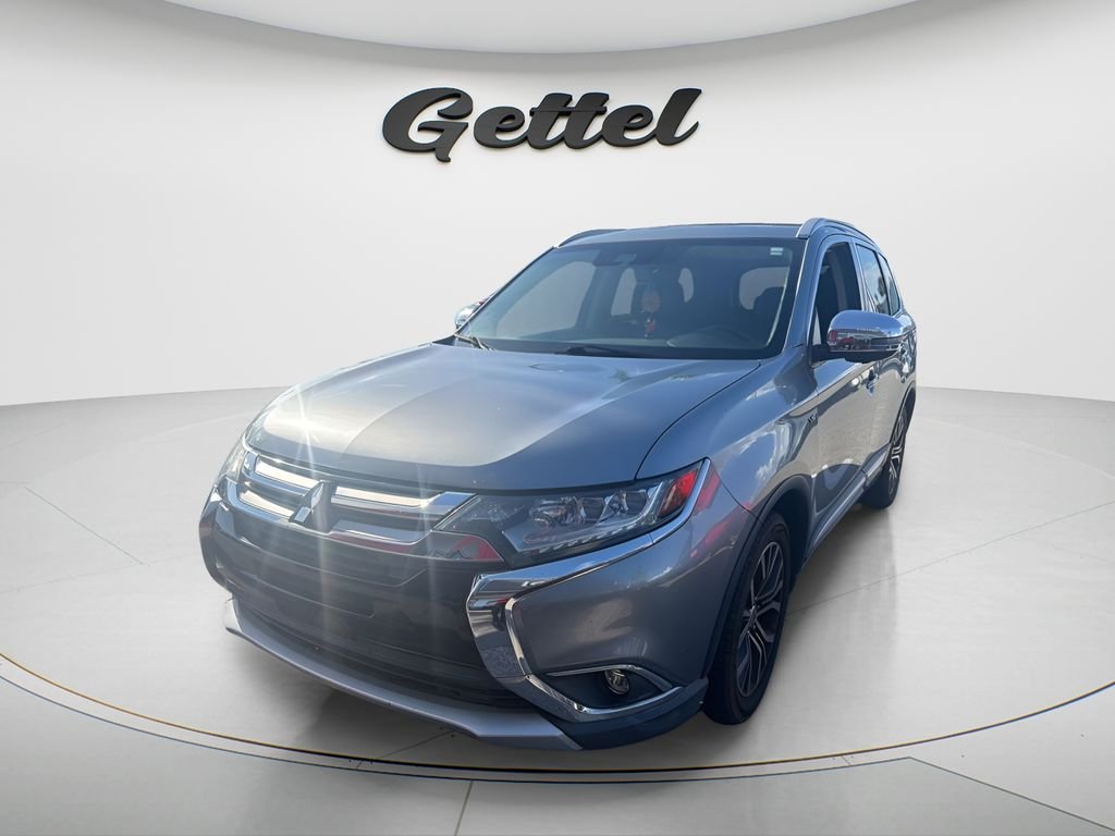 2017 Mitsubishi Outlander GT S-AWC's photo