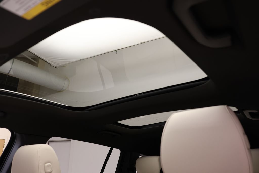 Used 2026 Night Black Mercedes-Benz GLB 250 image 15