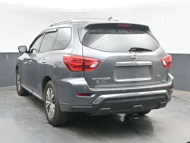 Used 2019 Gun Metallic Nissan SL image 7