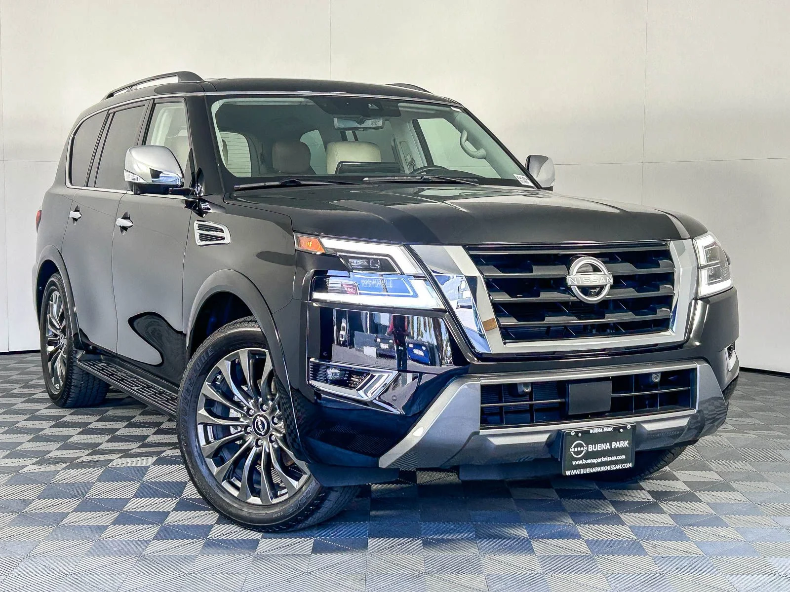 2023 Nissan Armada Platinum 4X4's photo
