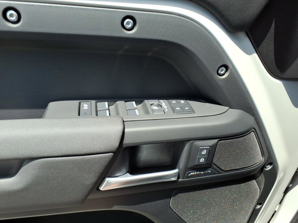 New 2026 Borasco Grey Metallic Land Rover S image 14