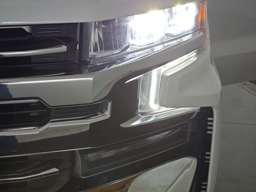 Used 2020 Iridescent Pearl Tricoat Chevrolet LTZ image 33
