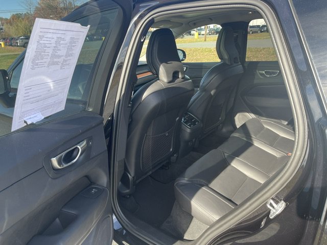 Used 2024 Black Volvo Ultimate Dark Theme image 8