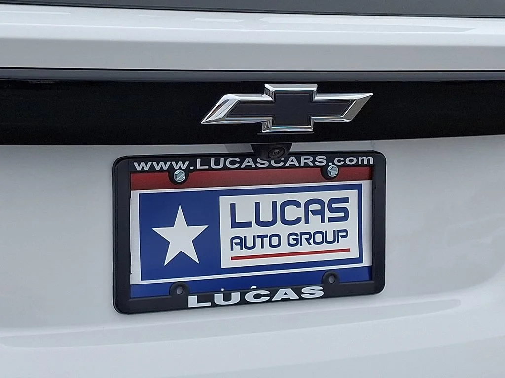 New 2027 Summit White Chevrolet LT image 21