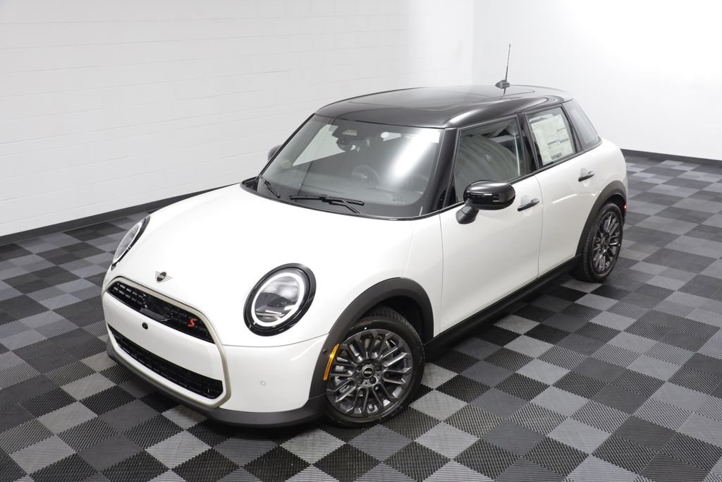 New 2026 White Metallic MINI Iconic image 2