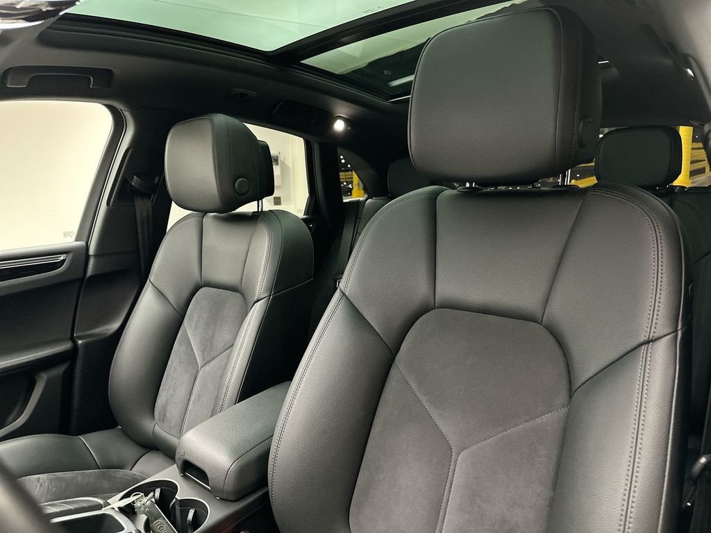 Used 2021 Black Porsche Base image 10