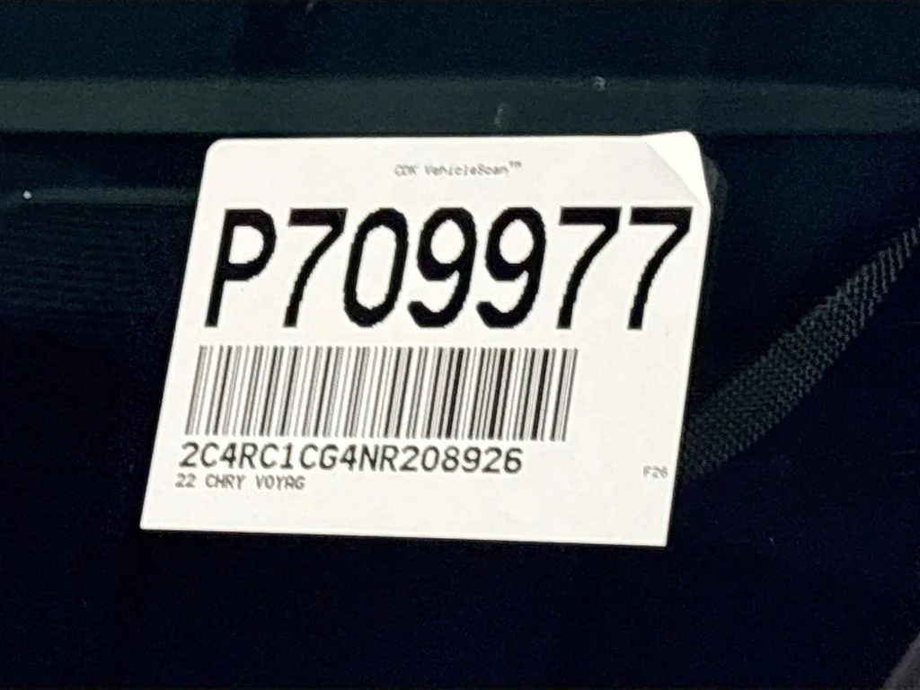 Used 2022 White Chrysler LX image 23