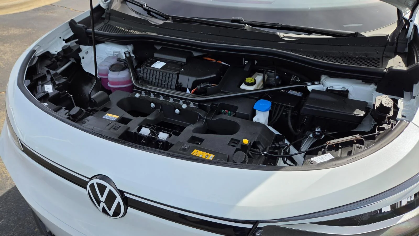 New 2026 Opal White Pearl Volkswagen Pro image 64