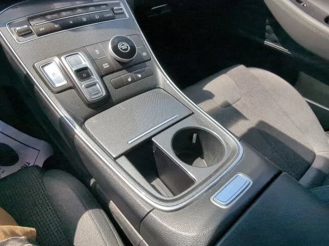 Used 2022  Hyundai SEL image 35