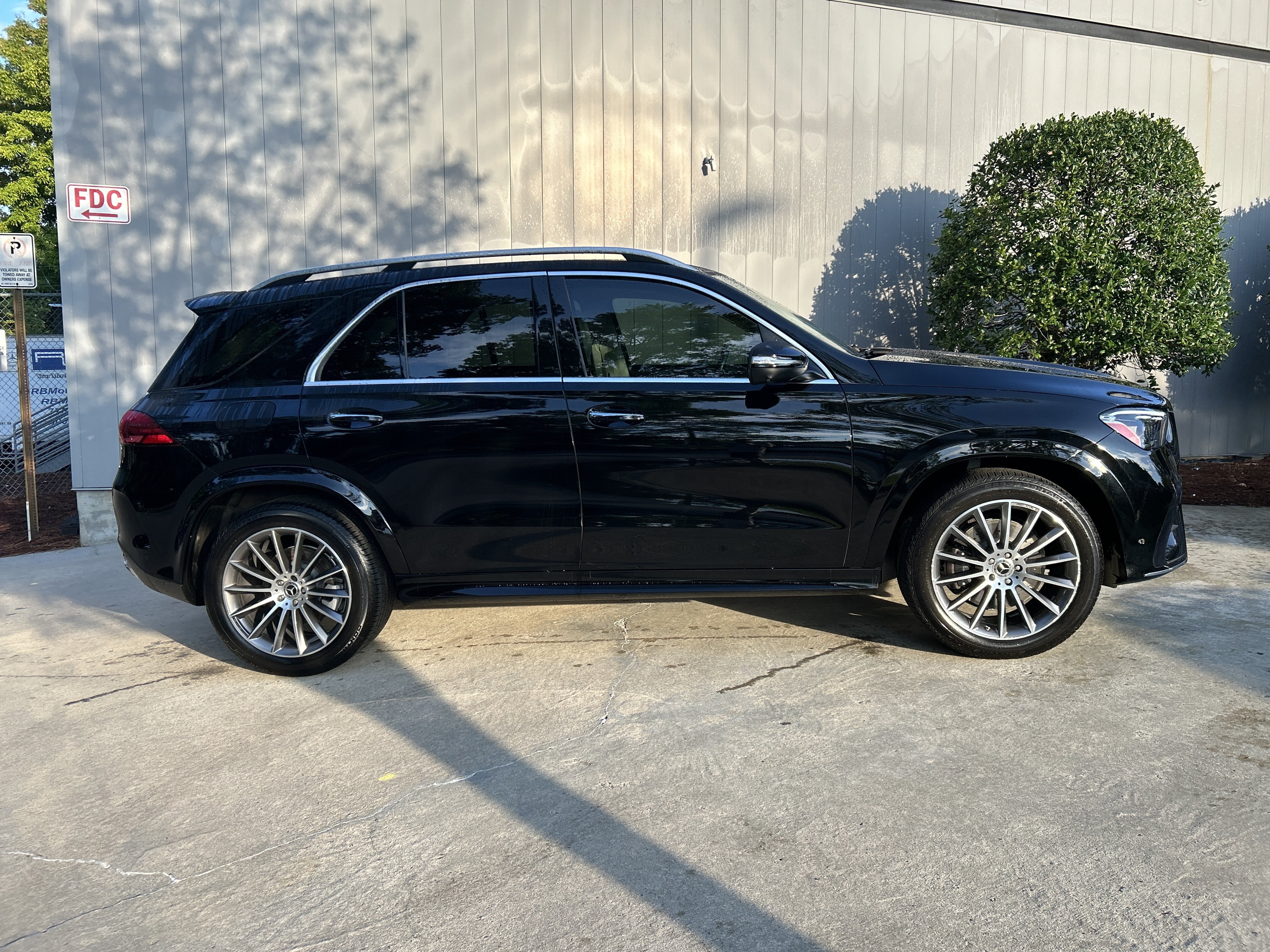 Certified Used 2024 Black Mercedes-Benz GLE 350 4MATIC® SUV image 5