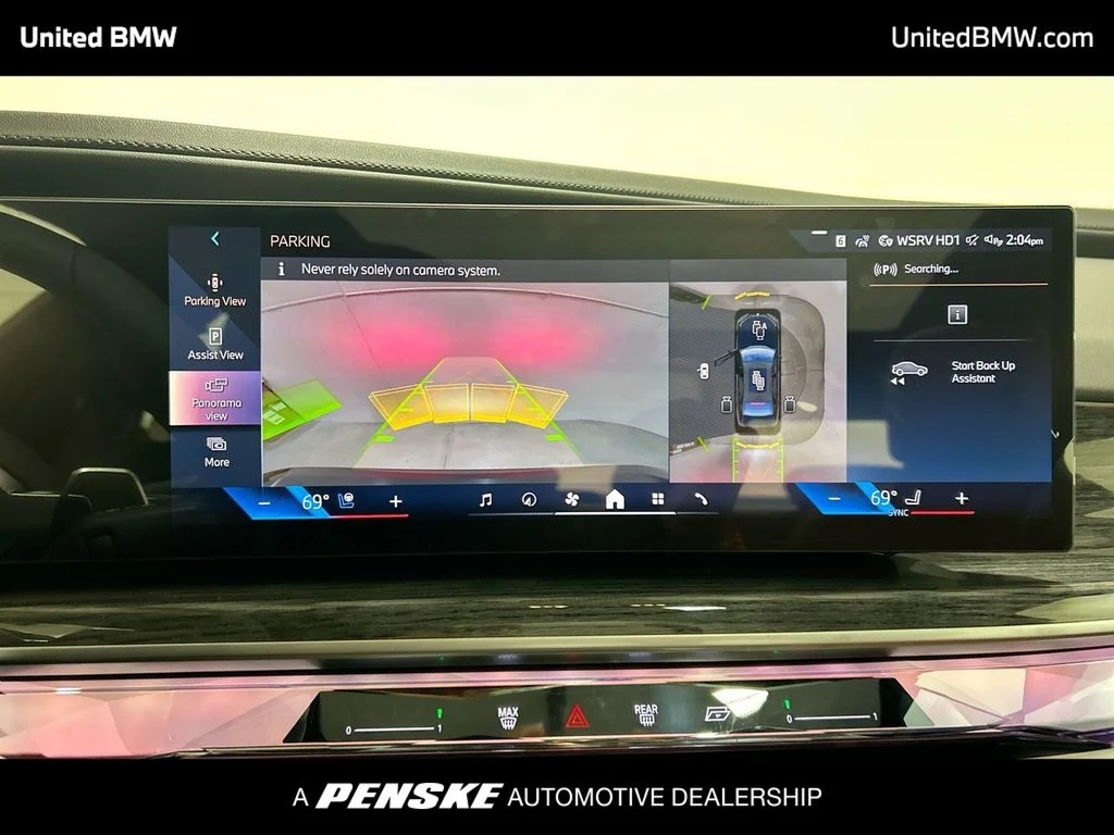 2025 BMW 7 Series 750e - Photo 17