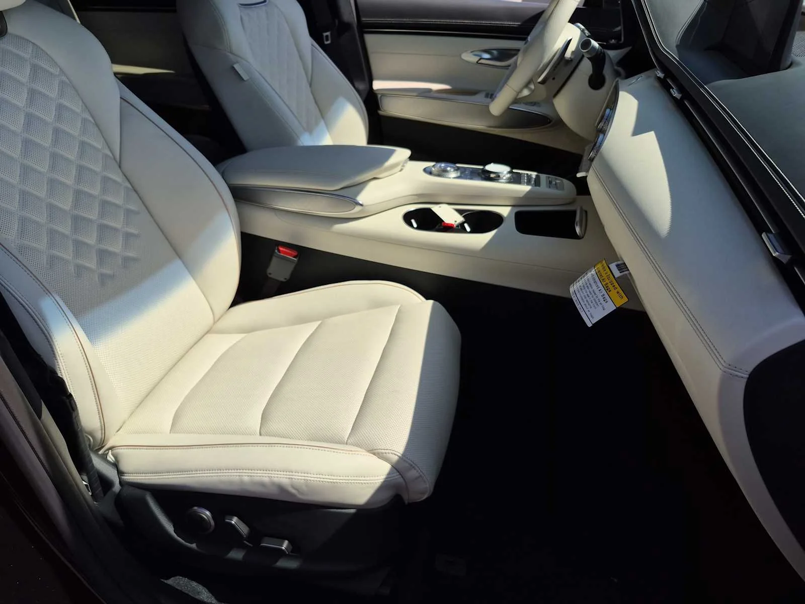 2025 GENESIS GV70 Advanced - Photo 21