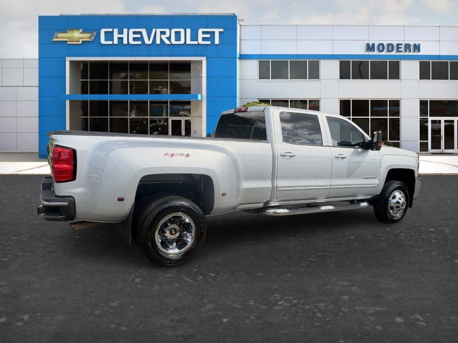 Used 2016 Silver Ice Metallic Chevrolet LT image 5