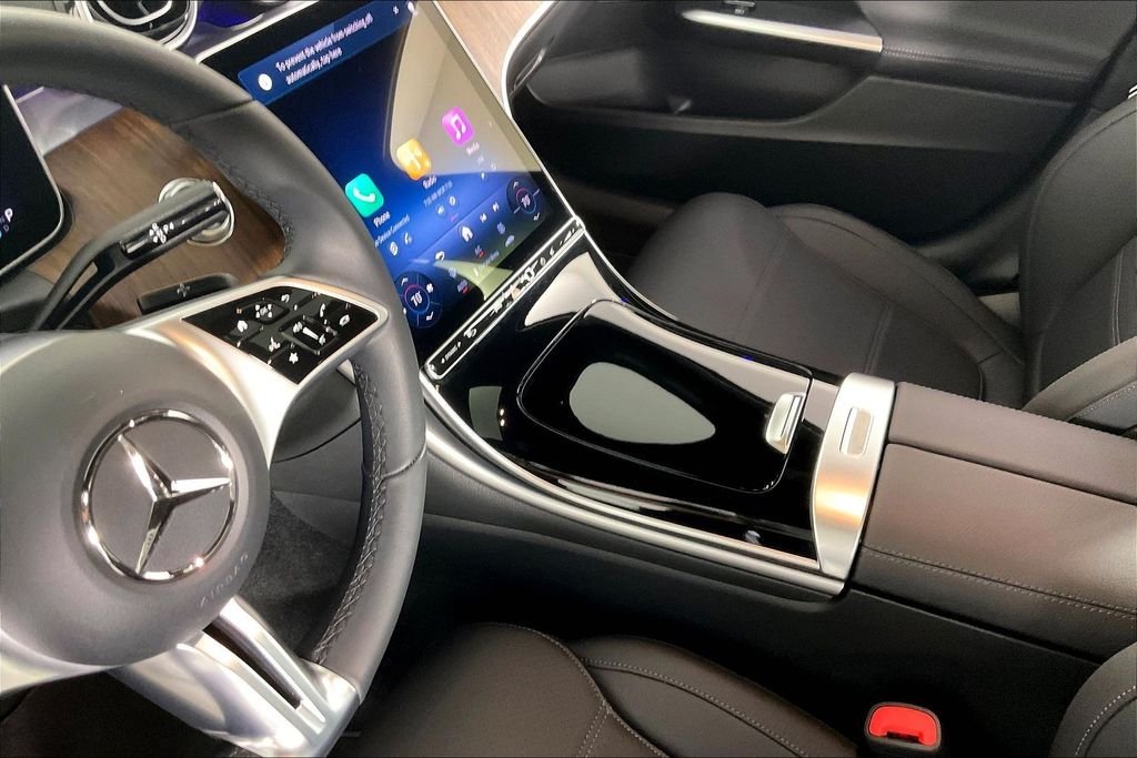 2025 Mercedes-Benz C-Class Sedan C 300 - Photo 12