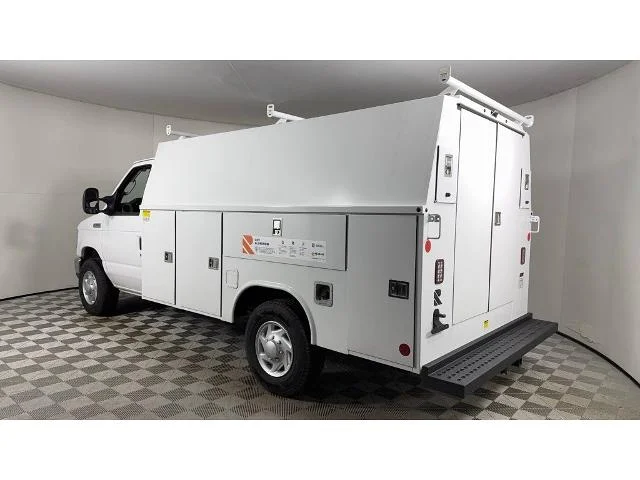 New 2025 Oxford White Ford E-350 SRW image 57