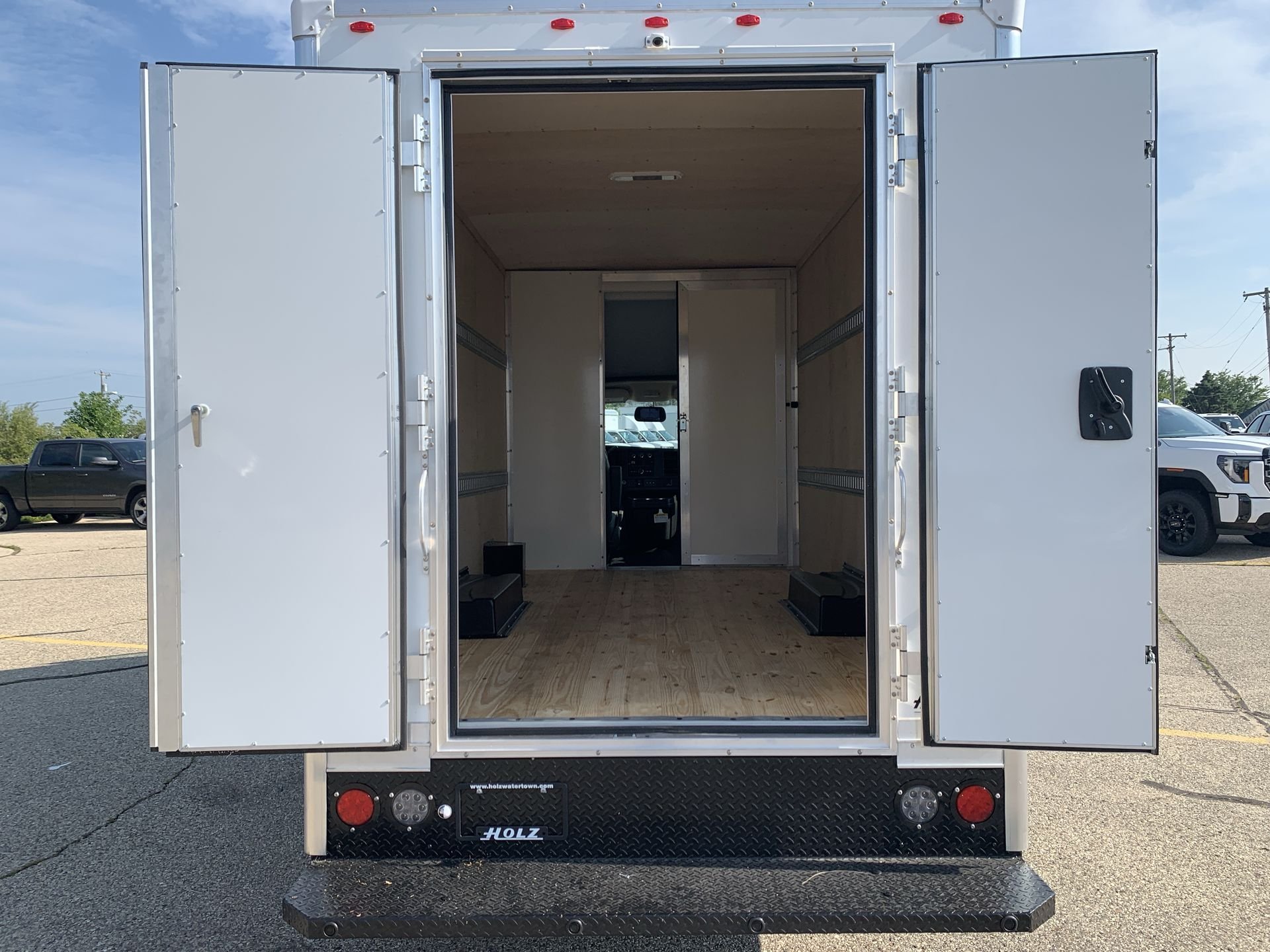 New 2025 Summit White GMC 1WT image 42