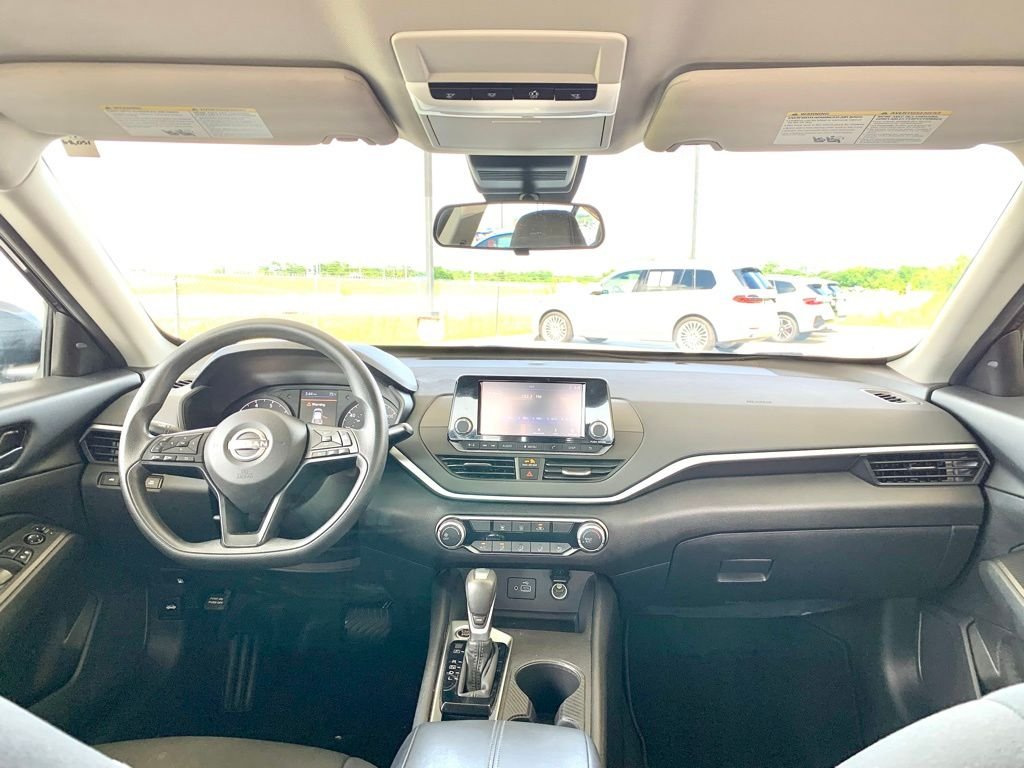 Used 2023 Black Nissan 2.5 S image 25