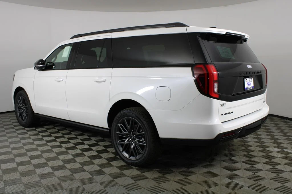 New 2027 Star White Metallic Tri-Coat Ford Platinum image 4