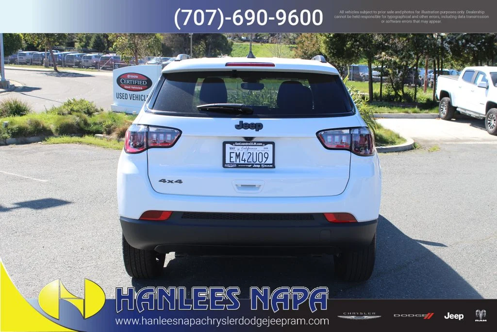 Used 2026 White Jeep Latitude image 8