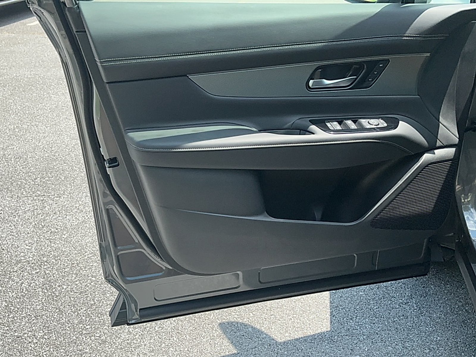New 2026 Gun Metallic Nissan SL image 6
