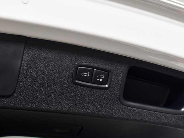 Used 2025 White Porsche  image 39