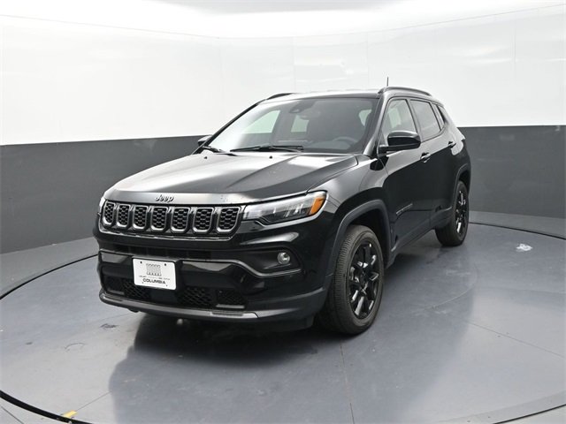 2026 Jeep Compass Latitude Altitude photo 3