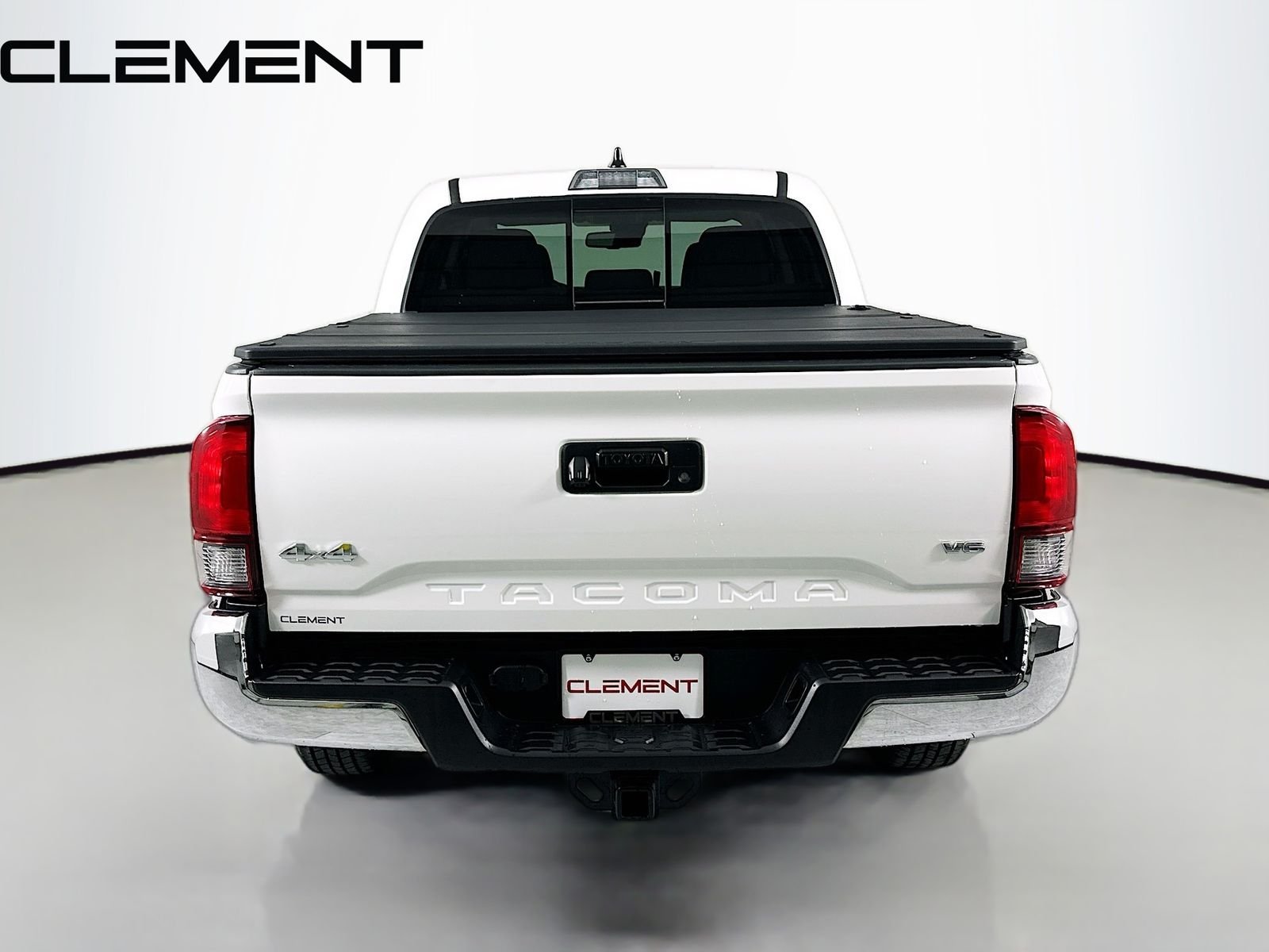 Used 2023 White Toyota SR5 image 8