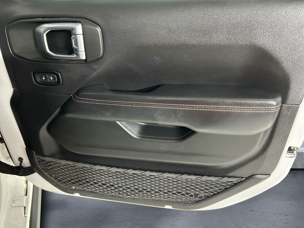 Used 2022 White Jeep Mojave image 15