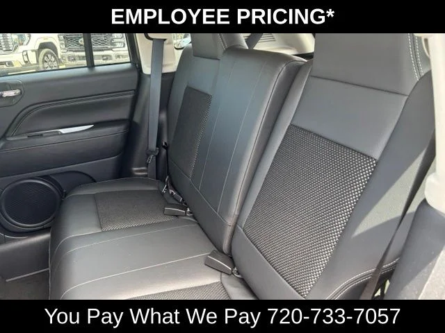 Used 2015 Gray Jeep Latitude image 16