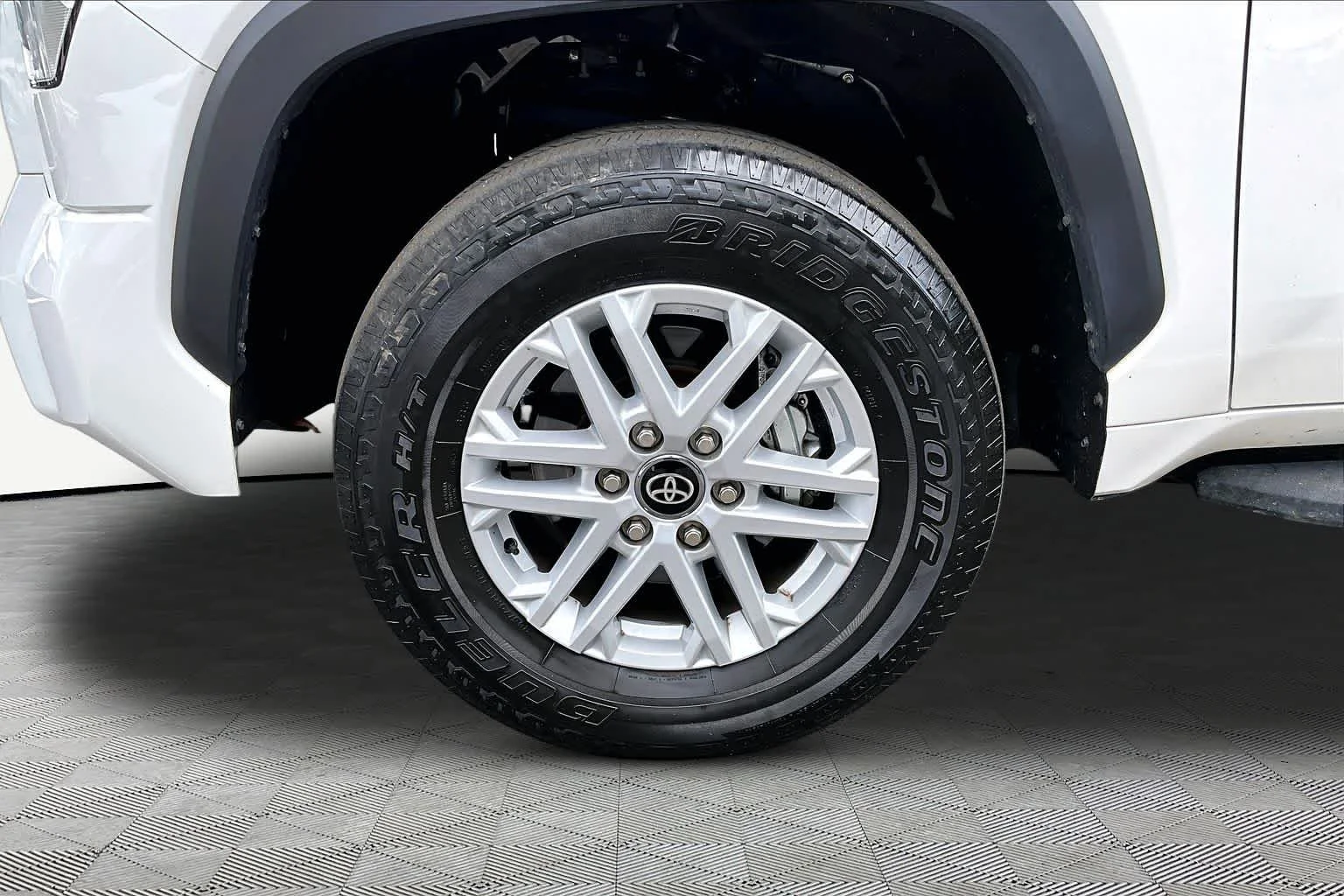 Used 2025 Ice Cap Toyota SR5 image 11