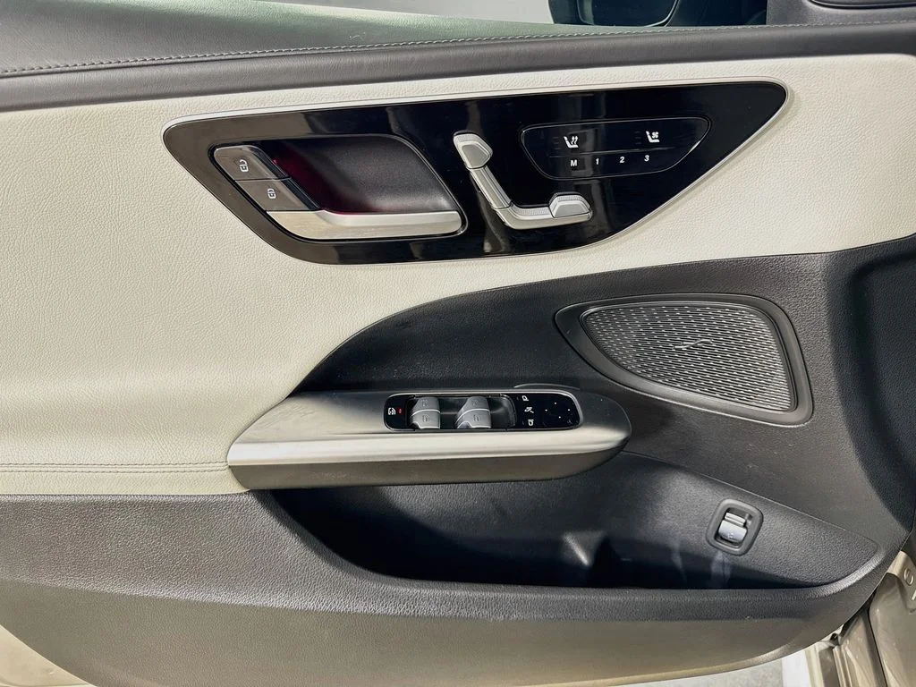 Used 2022 Silver Mercedes-Benz C 300 image 17