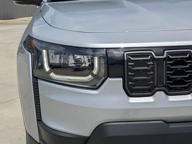 New 2026 Silver Zynith Clear-Coat Exterior Paint Jeep Limited image 9