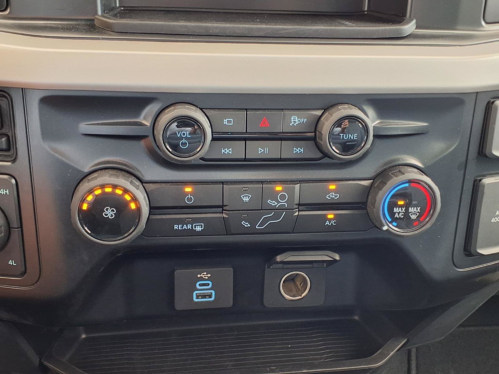 Used 2025 Blue Ford XL image 17